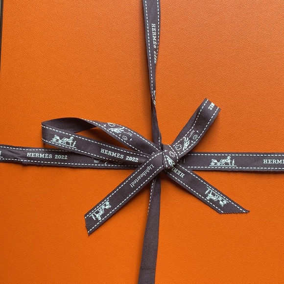 SOLD Authentic Hermès Oran Sandals in Granit Rose - Picture 5 of 8